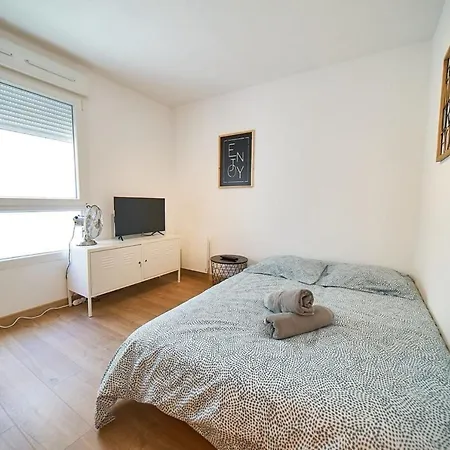 Convenient And Close To The Metro And Amenities 公寓