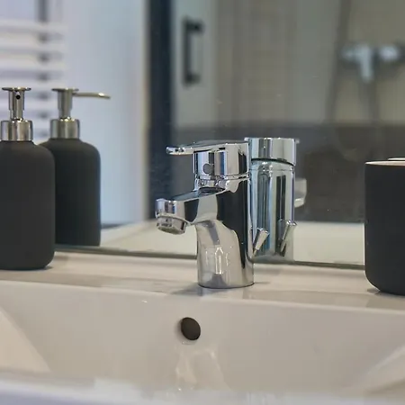 Convenient And Close To The Metro And Amenities アパート リヨン