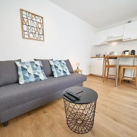 Convenient And Close To The Metro And Amenities アパート